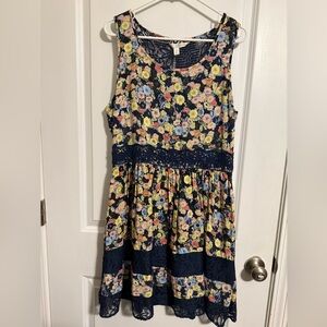 Sleeveless Sundress with Crew Neck